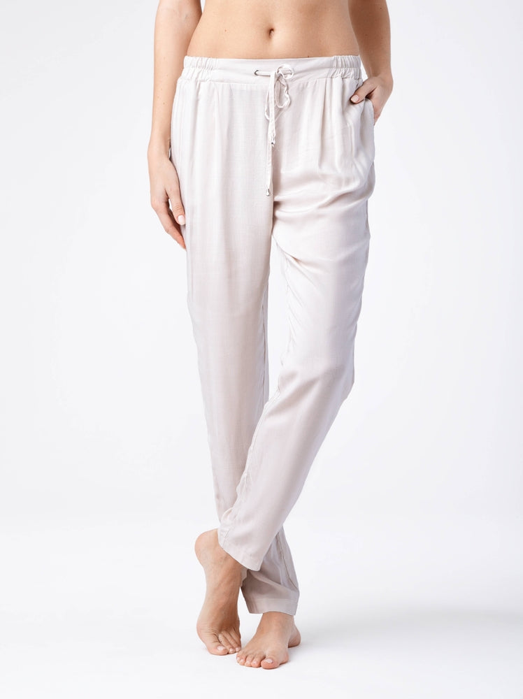 pantaloni-subtiri-cu-croiala-lejera-montana-1-1