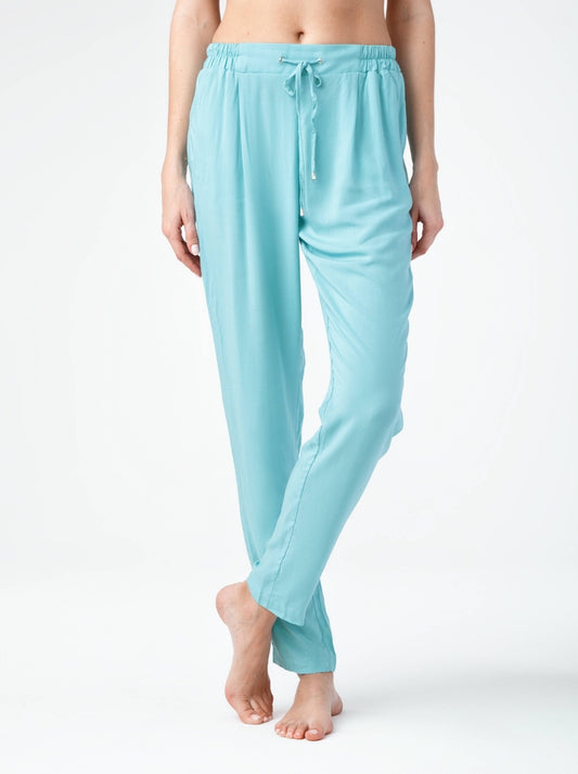 pantaloni-subtiri-cu-croiala-lejera-montana-1-2