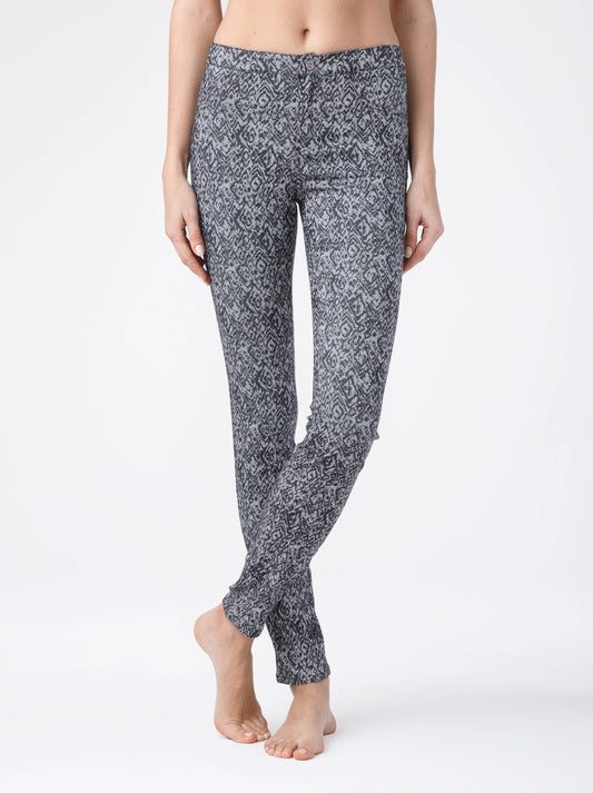pantaloni-cu-imprimeu-monocrom-erida-1-0